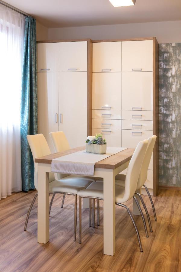 Ferienwohnung Foter Rezidencia Győr Exterior foto